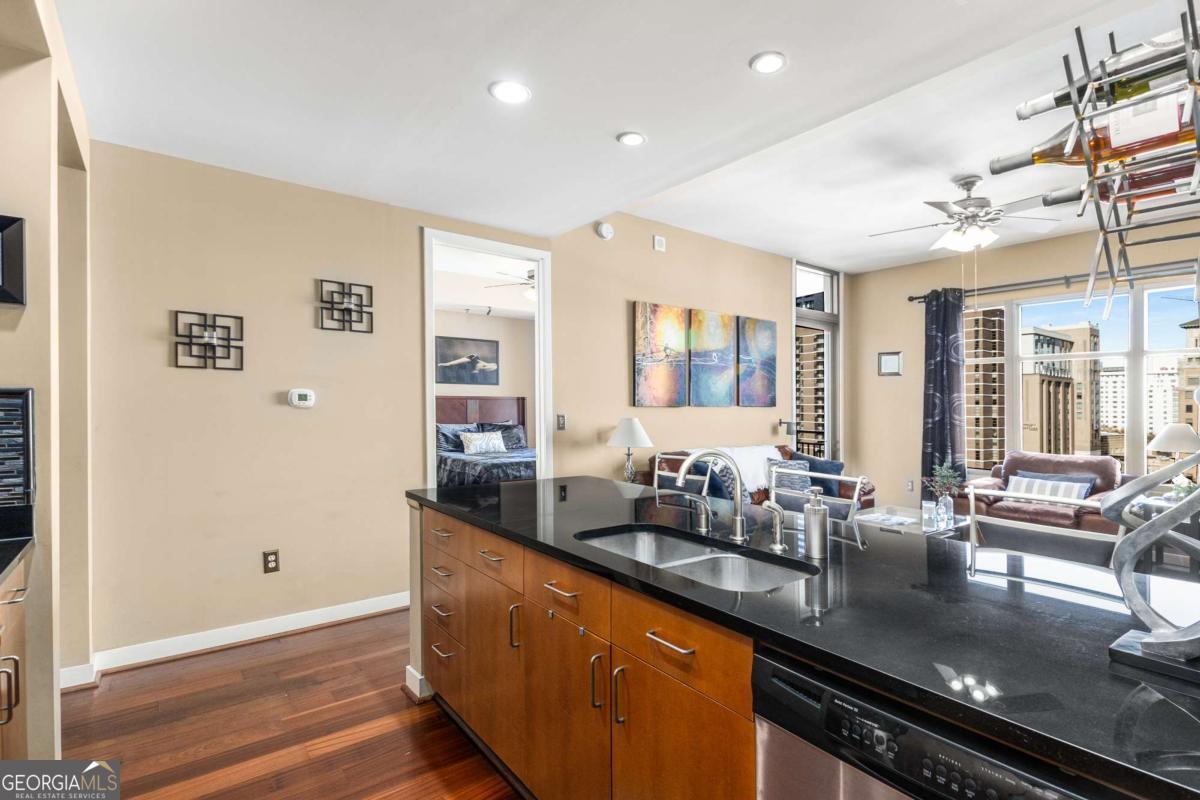 565 Peachtree Street Ne # 1209 Property Photo 18