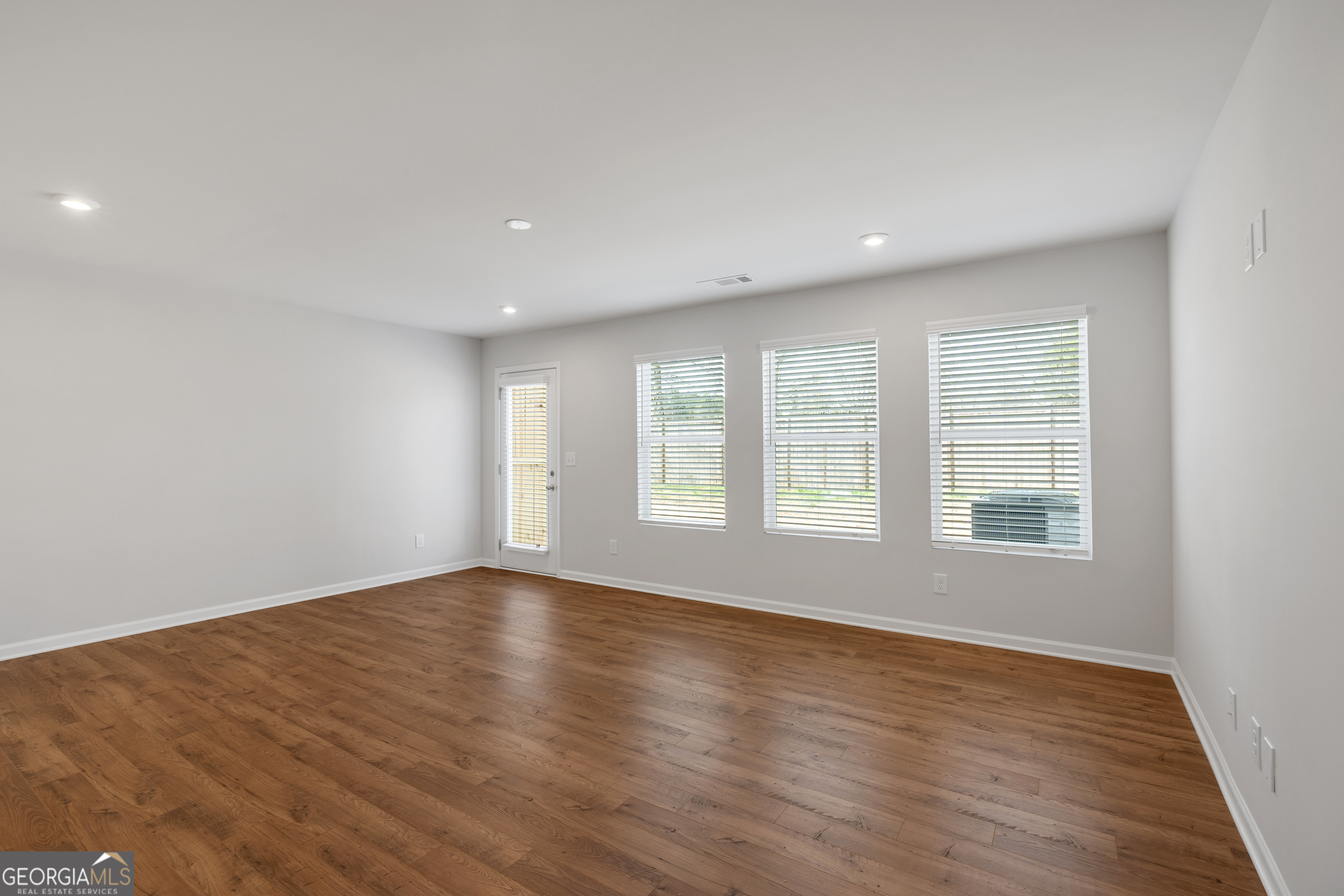 105 Village Green Drive # 171 Property Photo 12