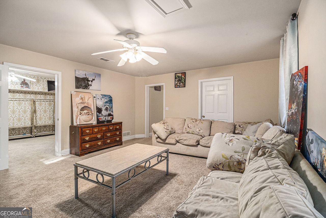 1054 Sunny Field Lane Property Photo 10