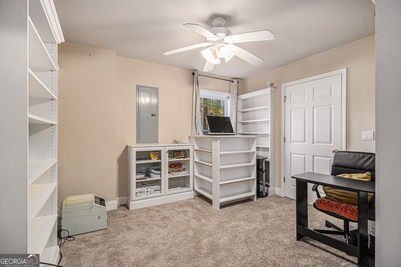 1054 Sunny Field Lane Property Photo 12