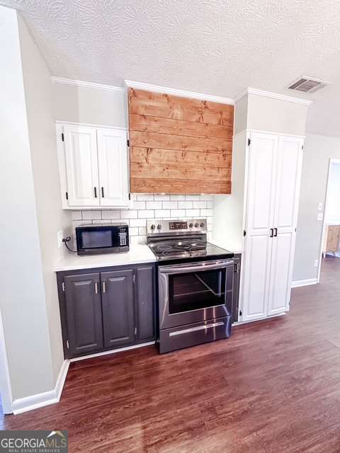 278 Oxley Drive Property Photo 8