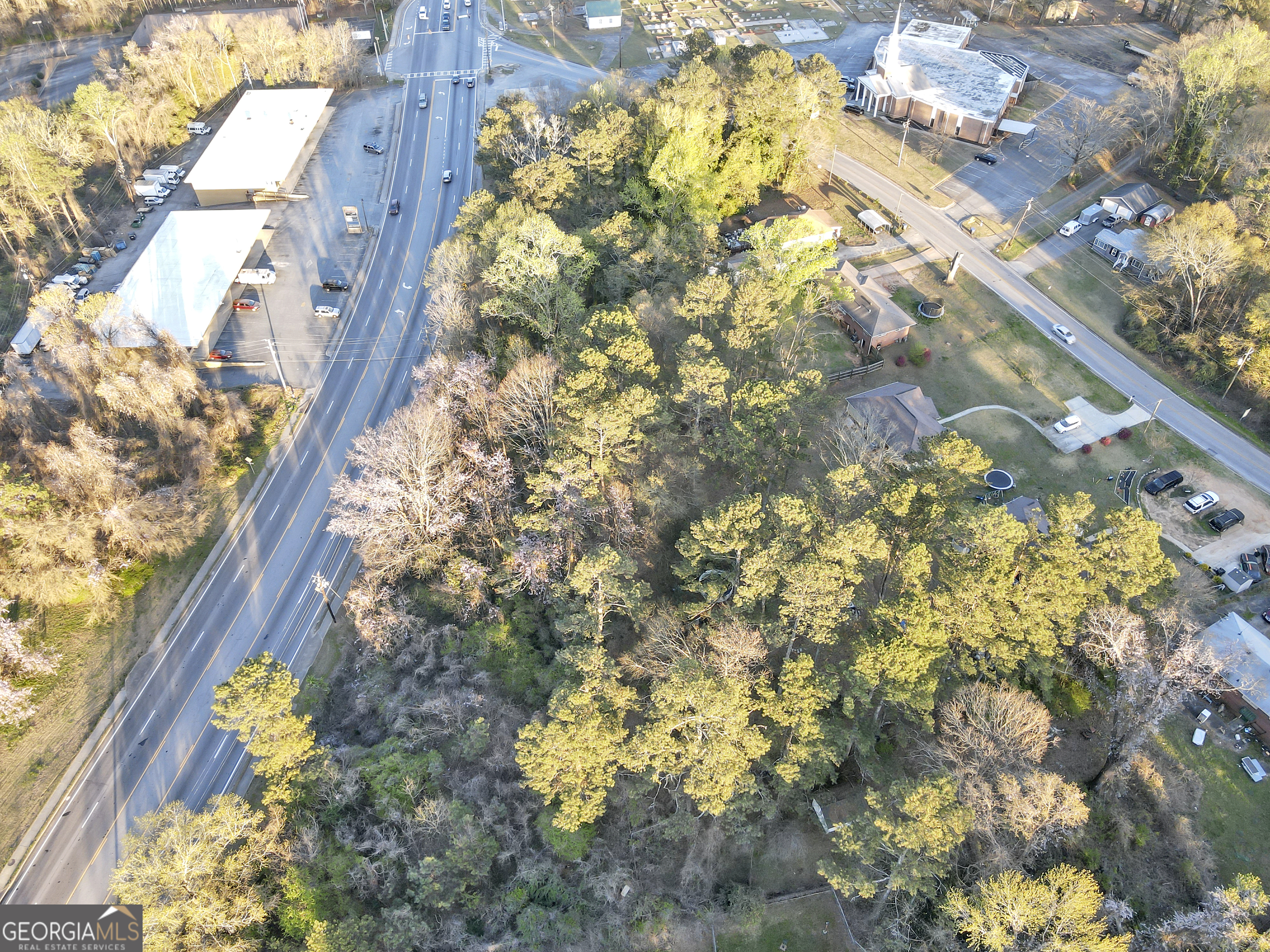 1587 Veterans Memorial Highway Sw Property Photo 3