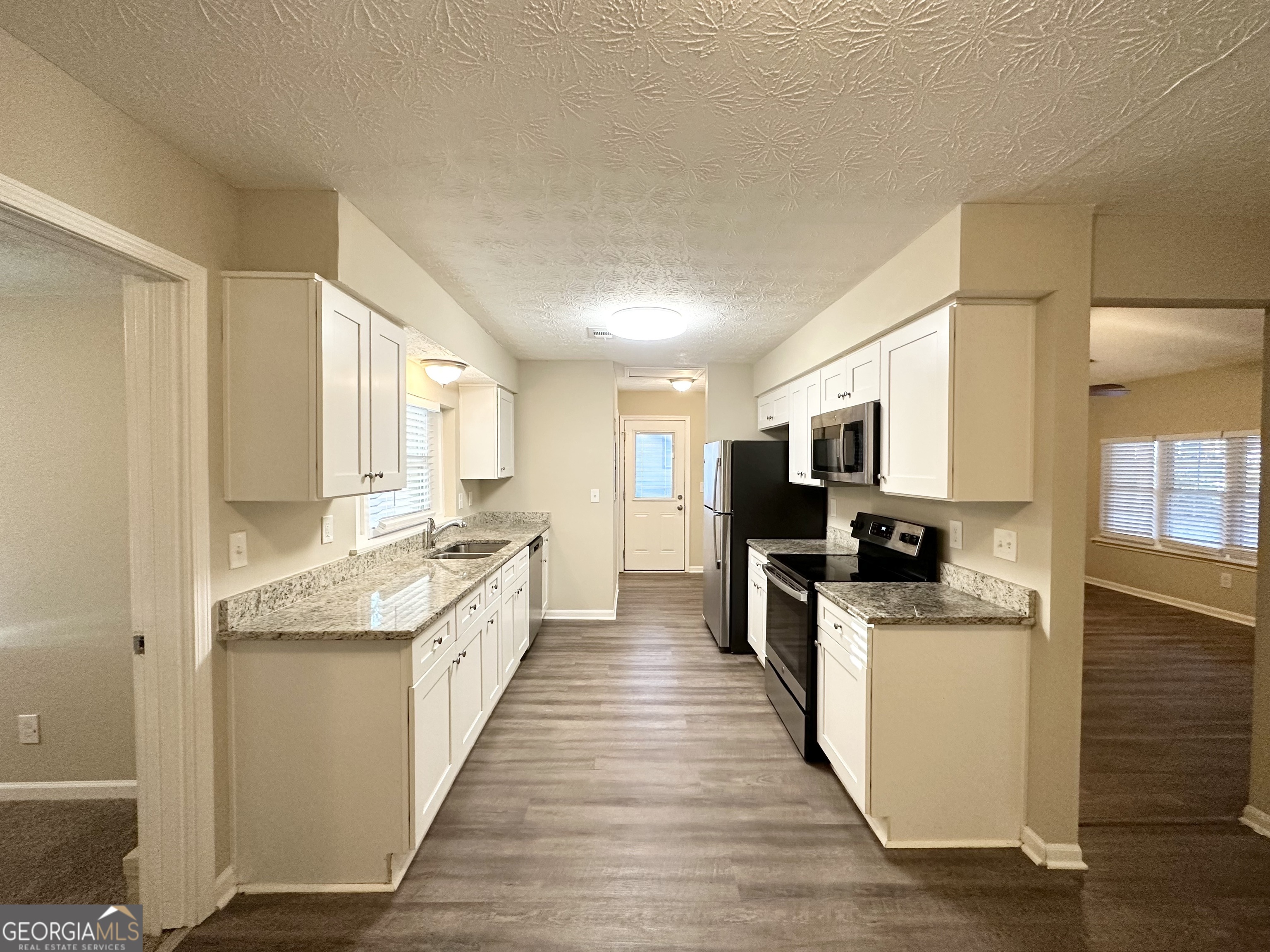 4864 Brookstone Parkway Property Photo 4
