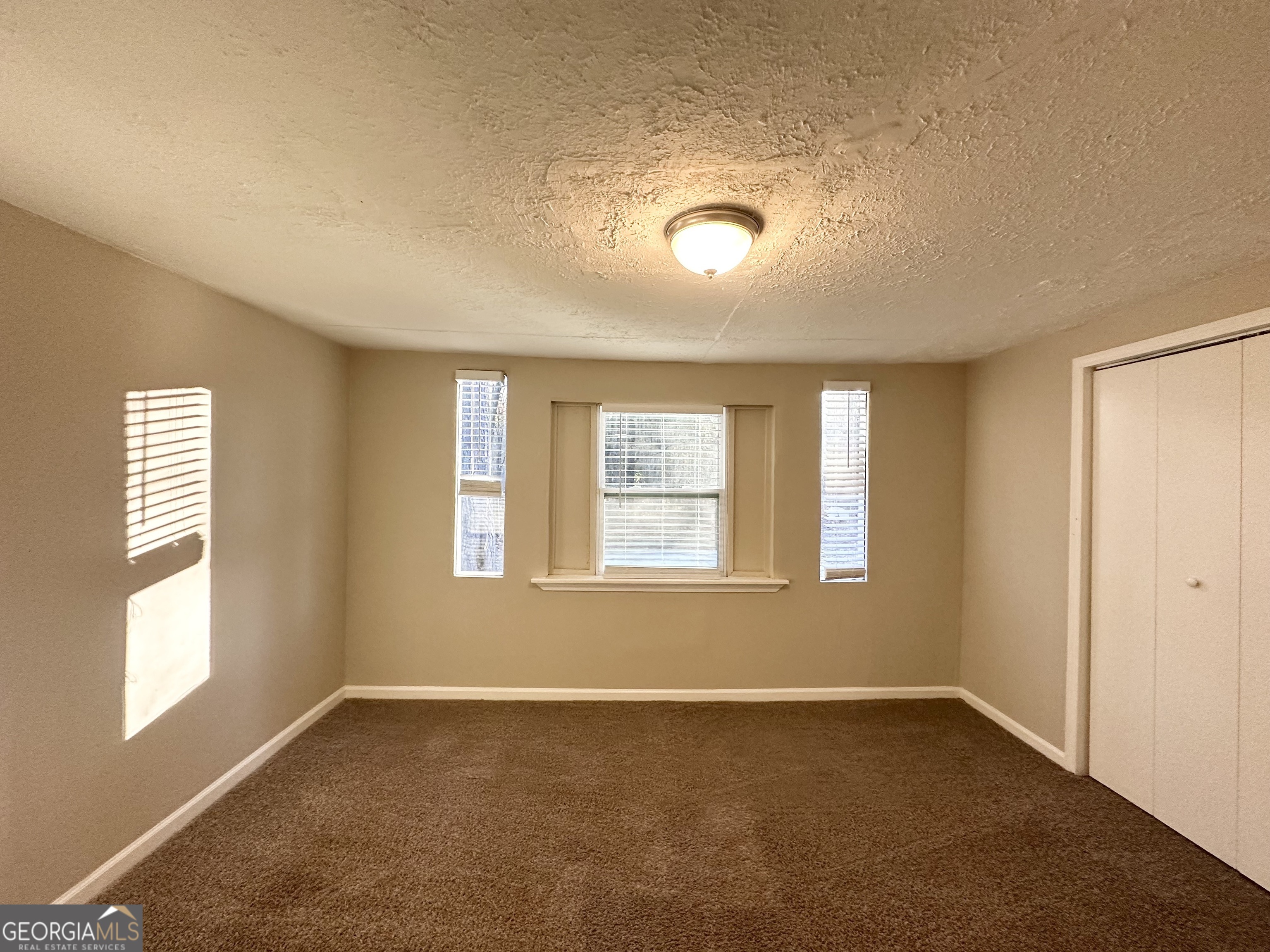 4864 Brookstone Parkway Property Photo 7
