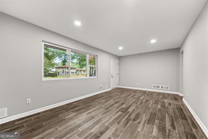1730 Salina Drive Property Photo 4