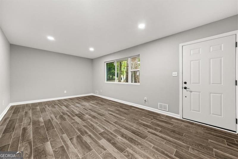 1730 Salina Drive Property Photo 5
