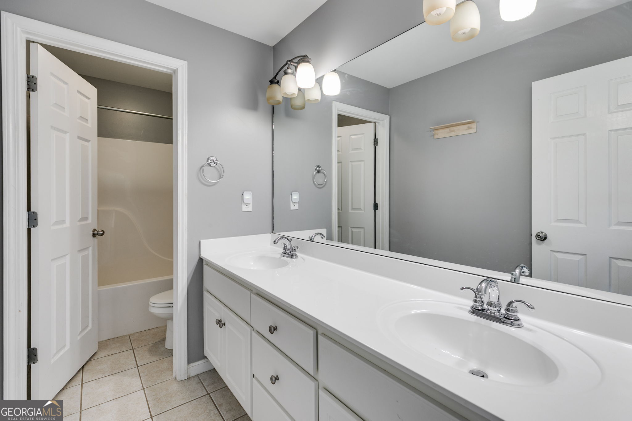243 Yorkshire Lane Property Photo 28