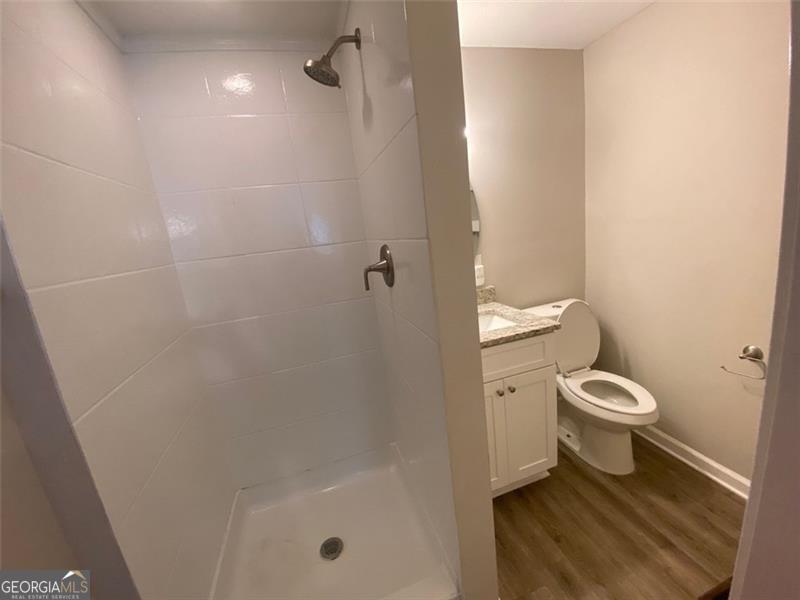 2490 Brentwood Road Property Photo 10