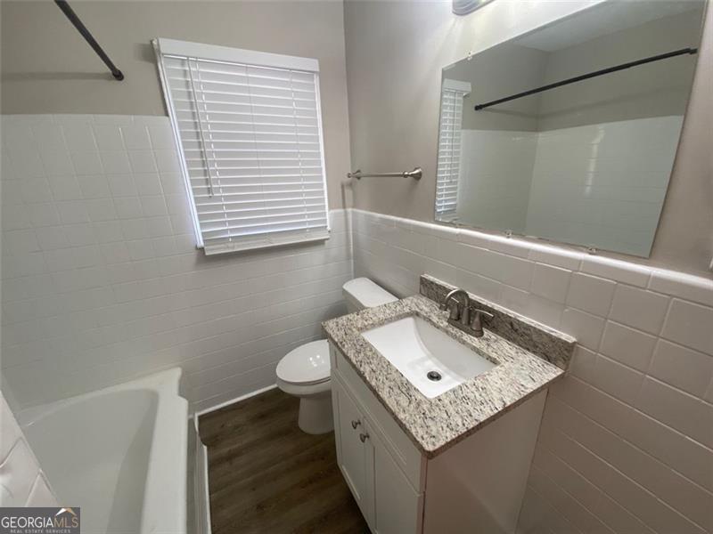 2490 Brentwood Road Property Photo 13