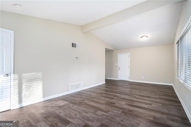 4404 Mercer Road Property Photo 4
