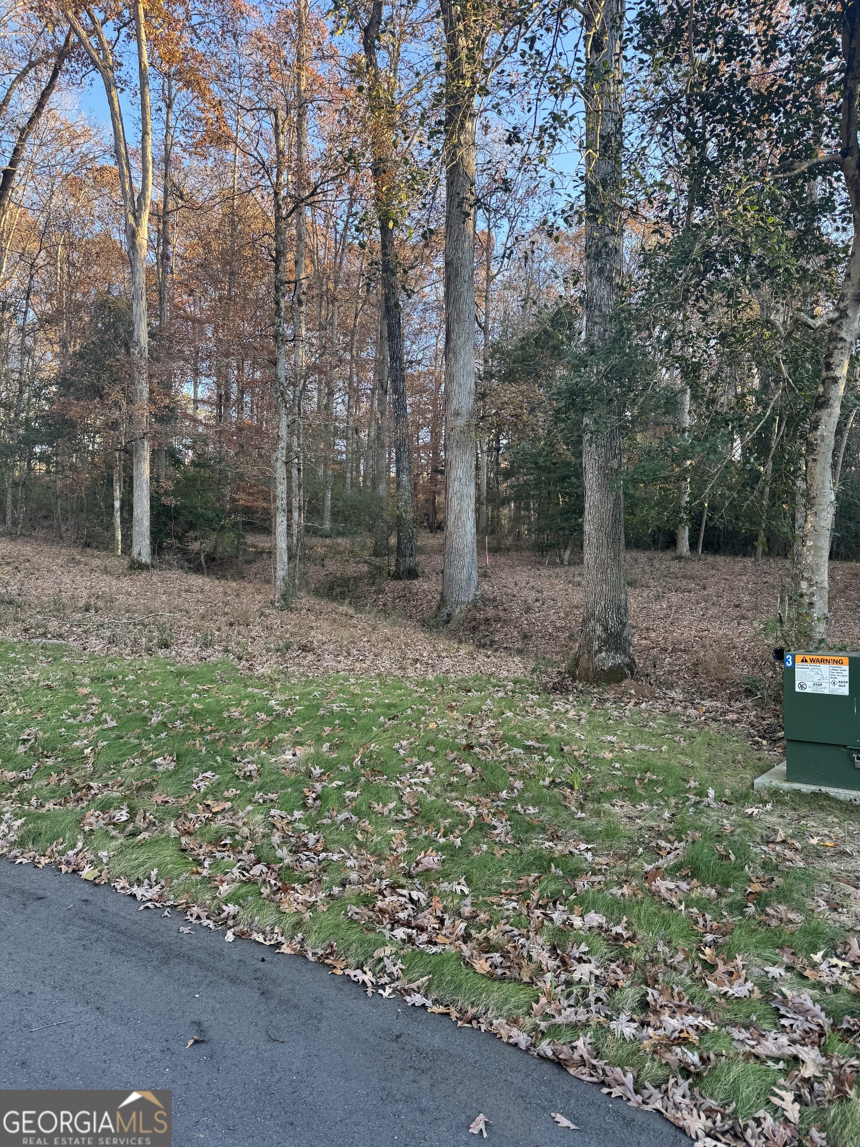 2143 Whispering Way Property Photo 8