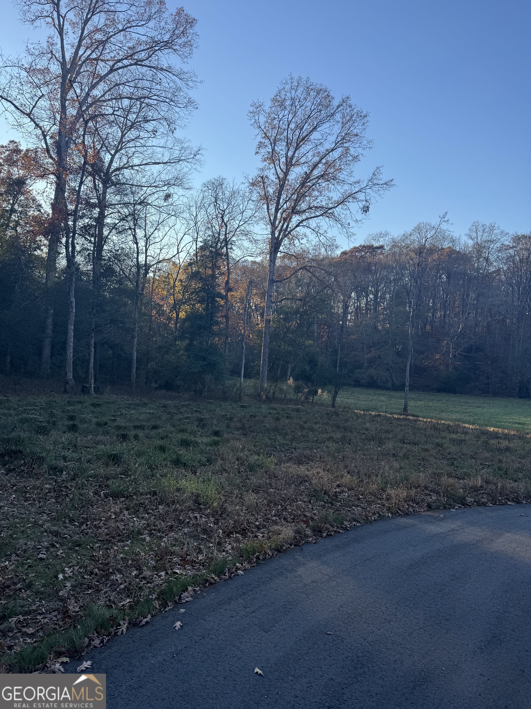 2143 Whispering Way Property Photo 15