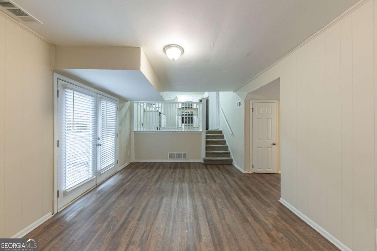 3390 Glenview Circle Sw Property Photo 4