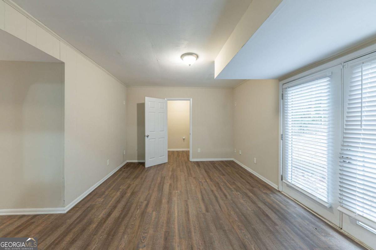 3390 Glenview Circle Sw Property Photo 5