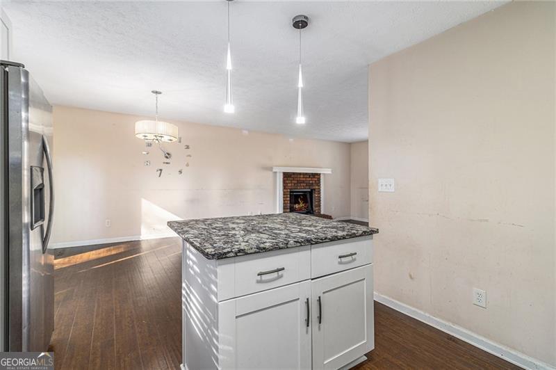 2326 Chestnut Log Property Photo 7