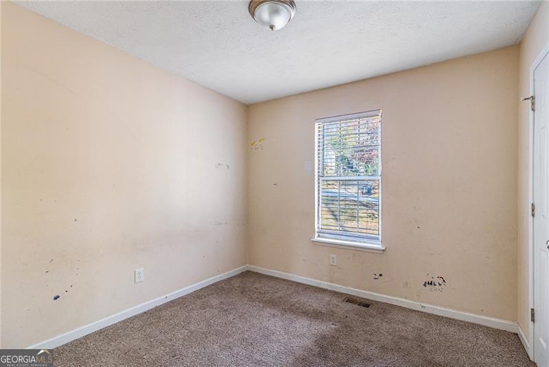 2326 Chestnut Log Property Photo 10