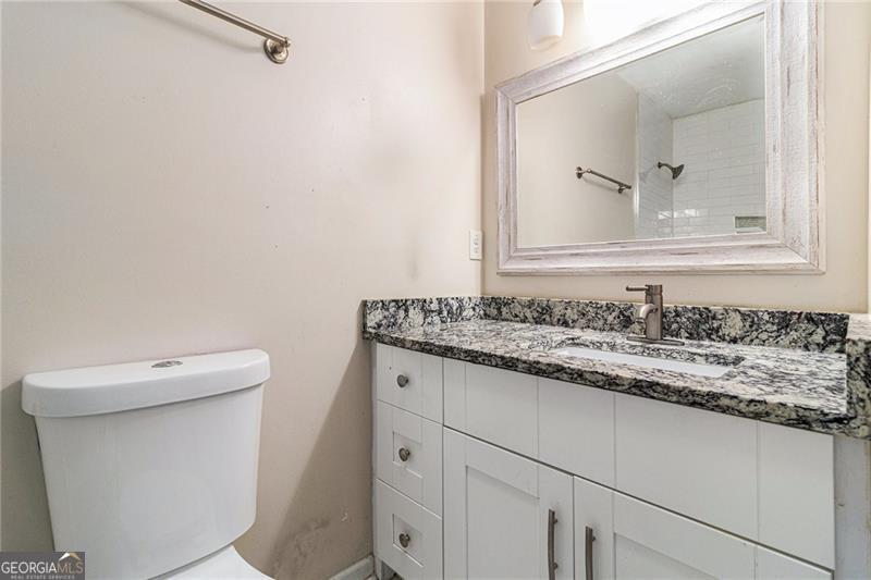 2326 Chestnut Log Property Photo 12