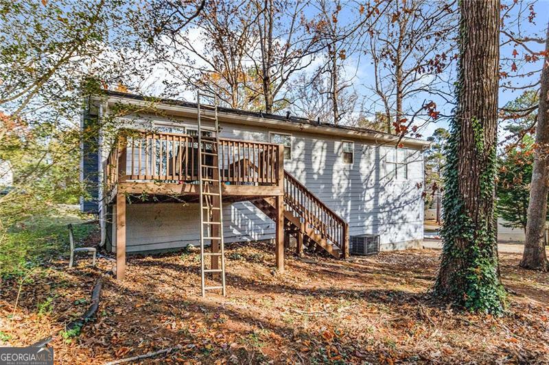2326 Chestnut Log Property Photo 17