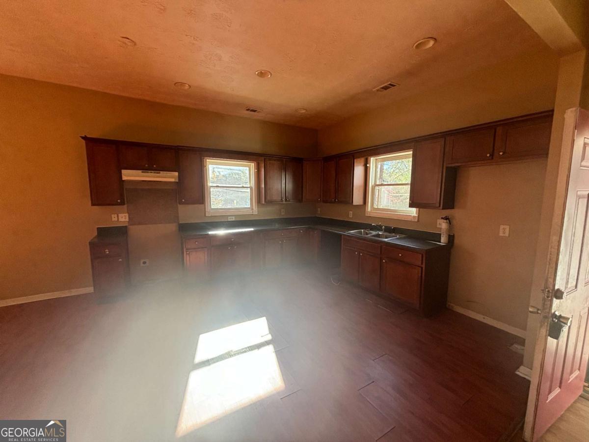 1480 Belmont Avenue Sw Property Photo 4