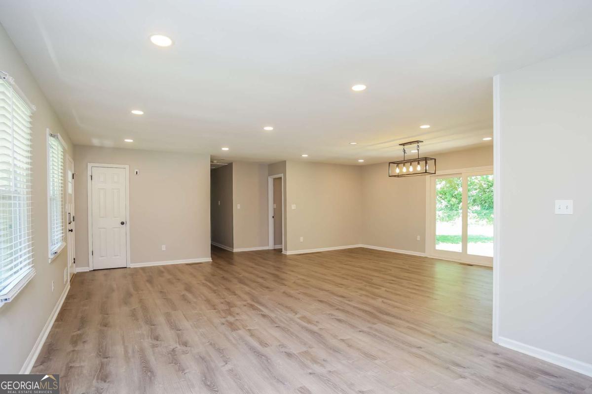 3283 Clearview Drive Sw Property Photo 4