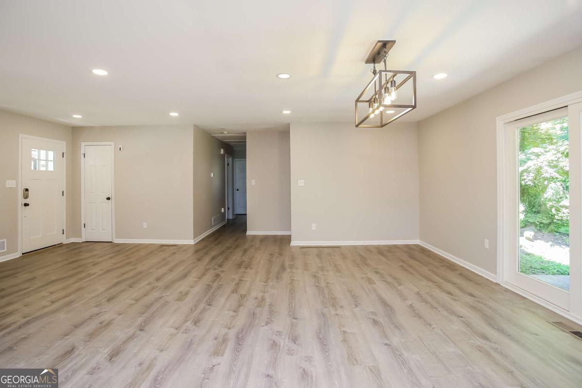 3283 Clearview Drive Sw Property Photo 6