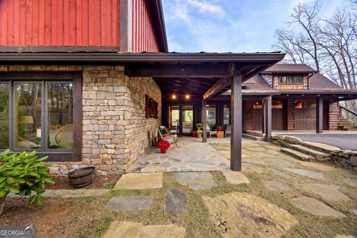 450 Miracle Lane Property Photo 9