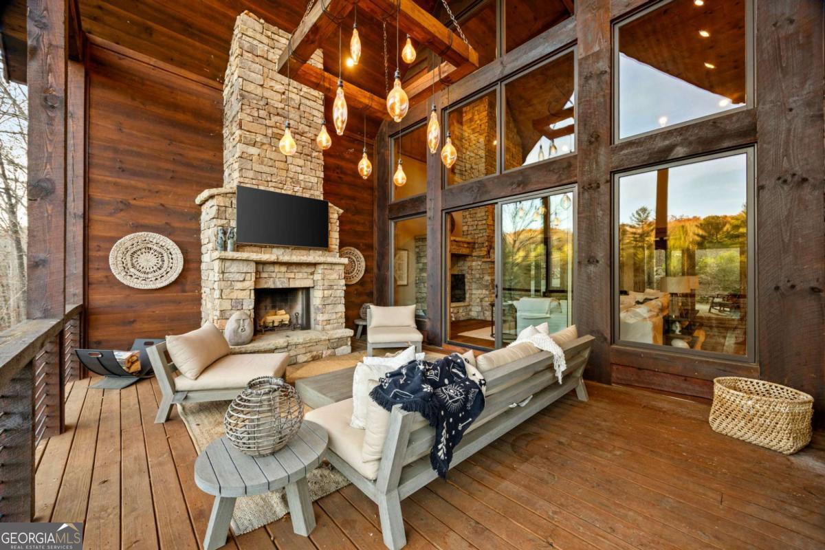 450 Miracle Lane Property Photo 23