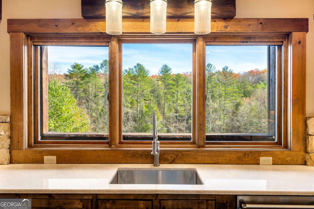 450 Miracle Lane Property Photo 27