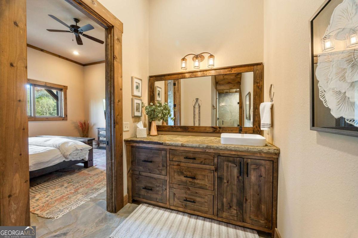 450 Miracle Lane Property Photo 44