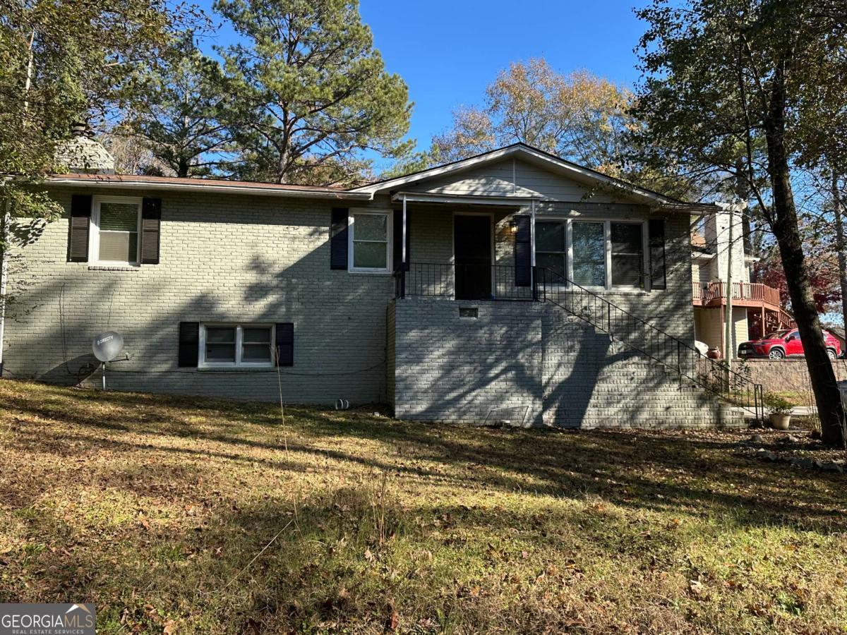 915 Lake Drive Property Photo