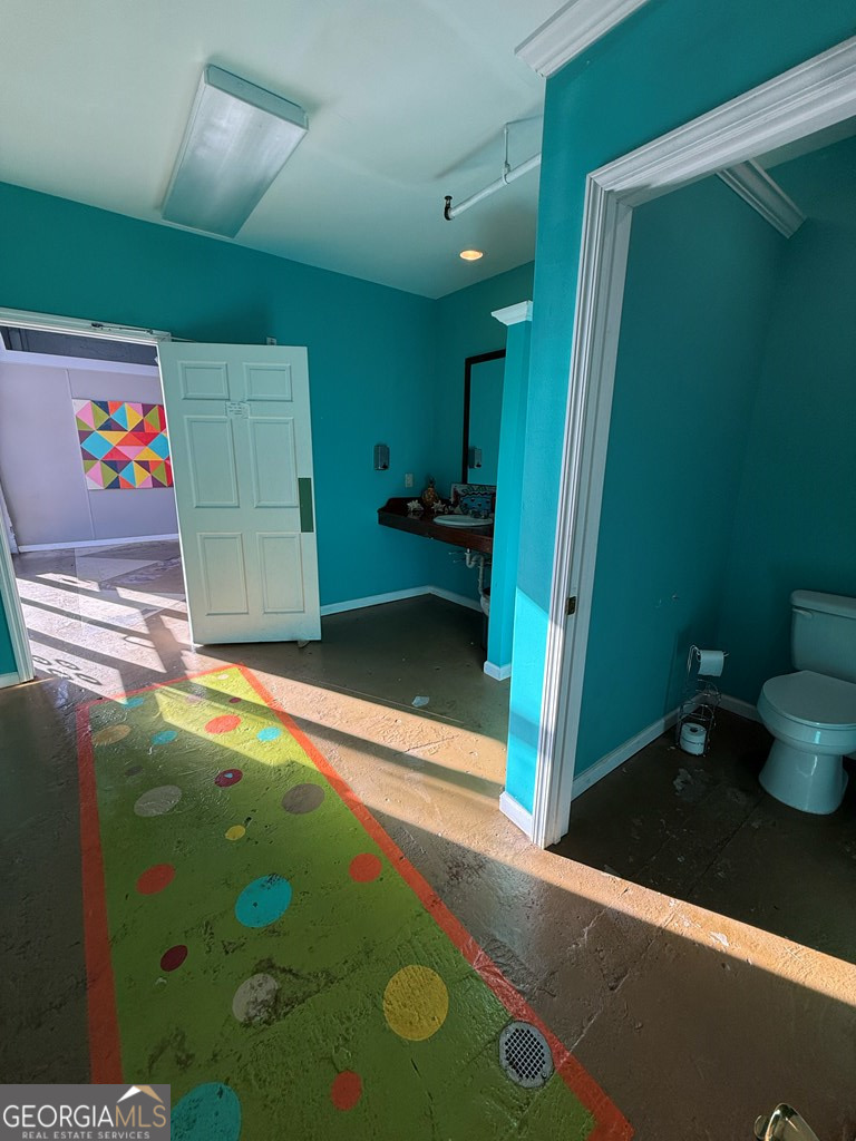 130 E 4th Avenue Property Photo 3