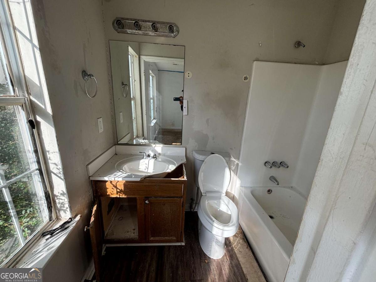 4262 Catalpa Park Property Photo 4