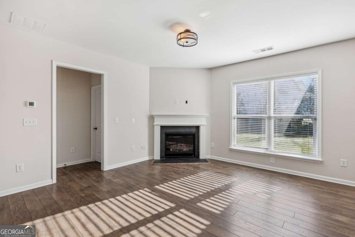 100 Academy Lane Property Photo 7