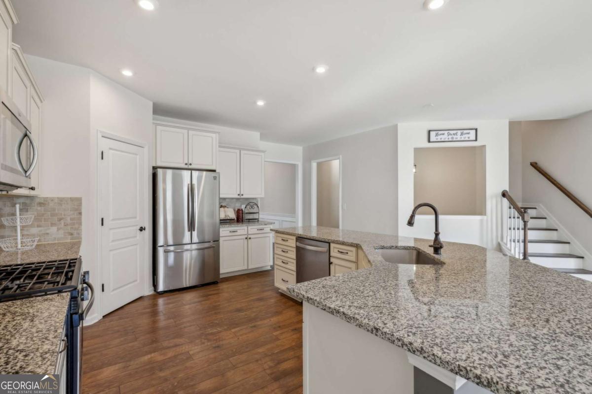 100 Academy Lane Property Photo 12