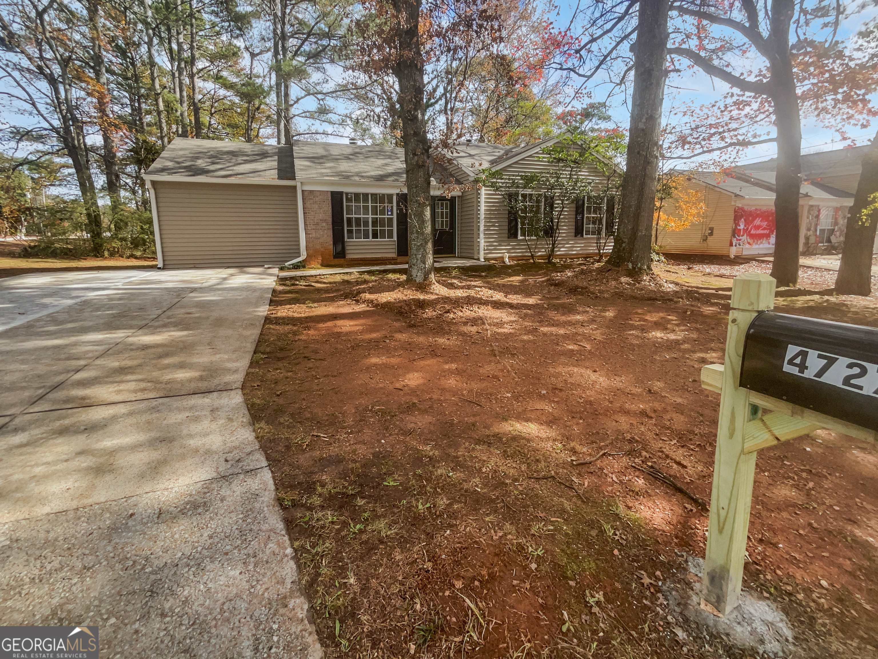 4727 Garden Hills Drive Property Photo 1