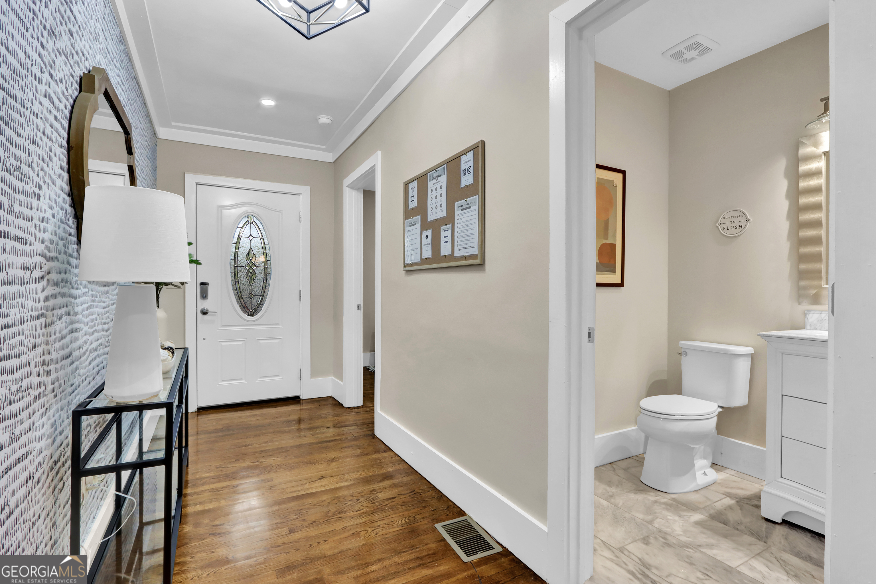 3352 Mathieson Drive Ne Property Photo 6