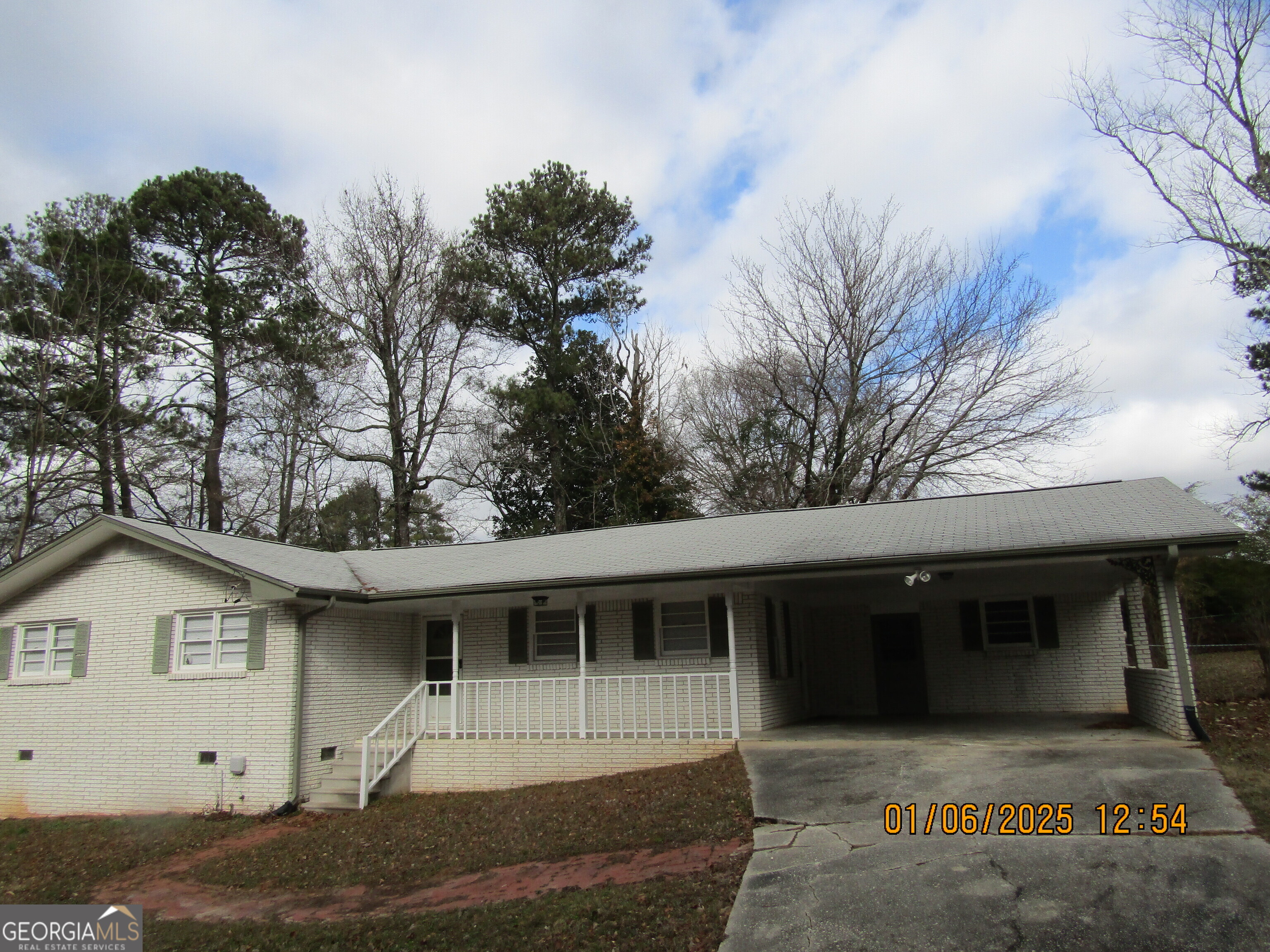 423 Center Circle Sw Property Photo 2