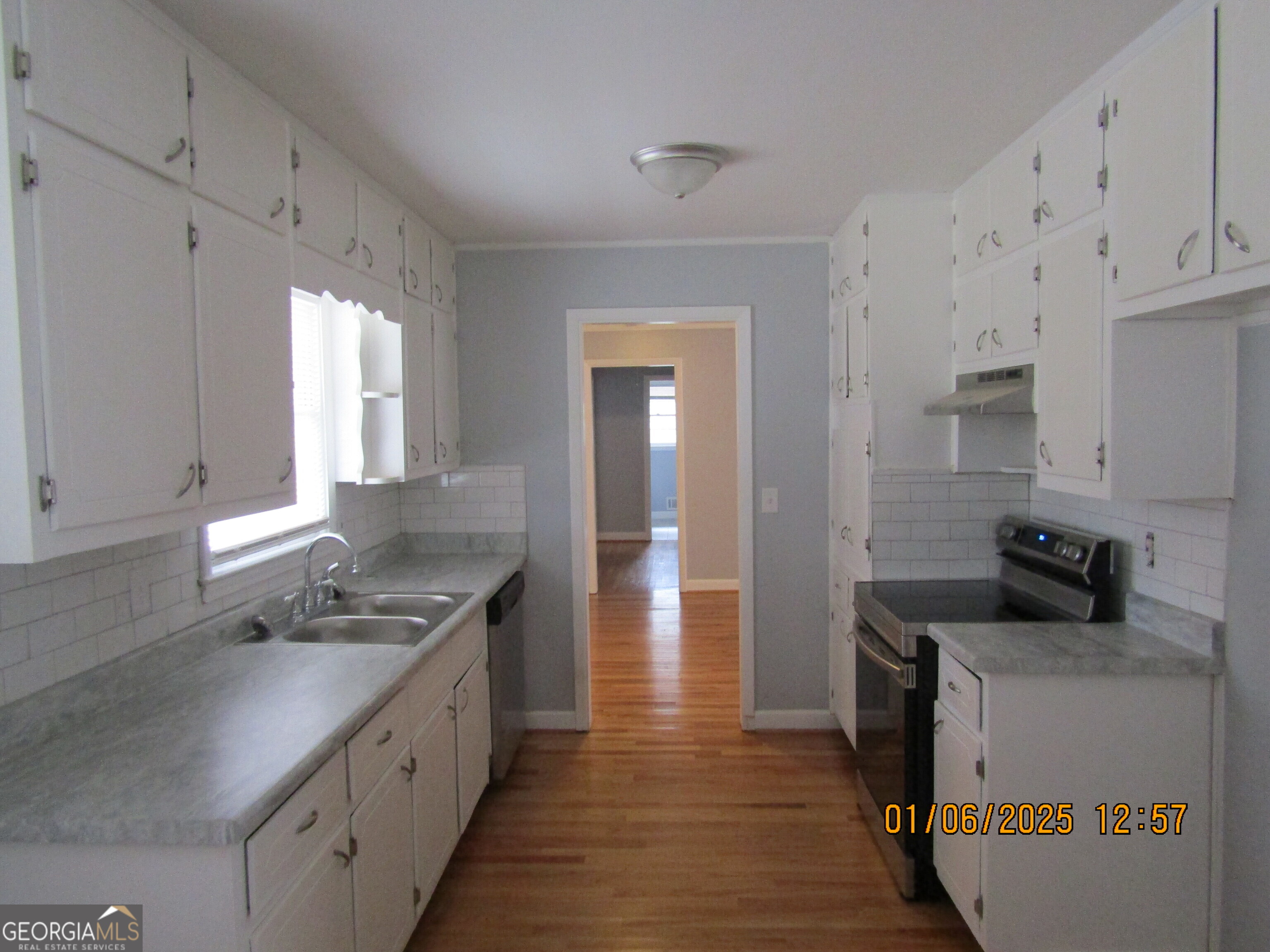 423 Center Circle Sw Property Photo 7