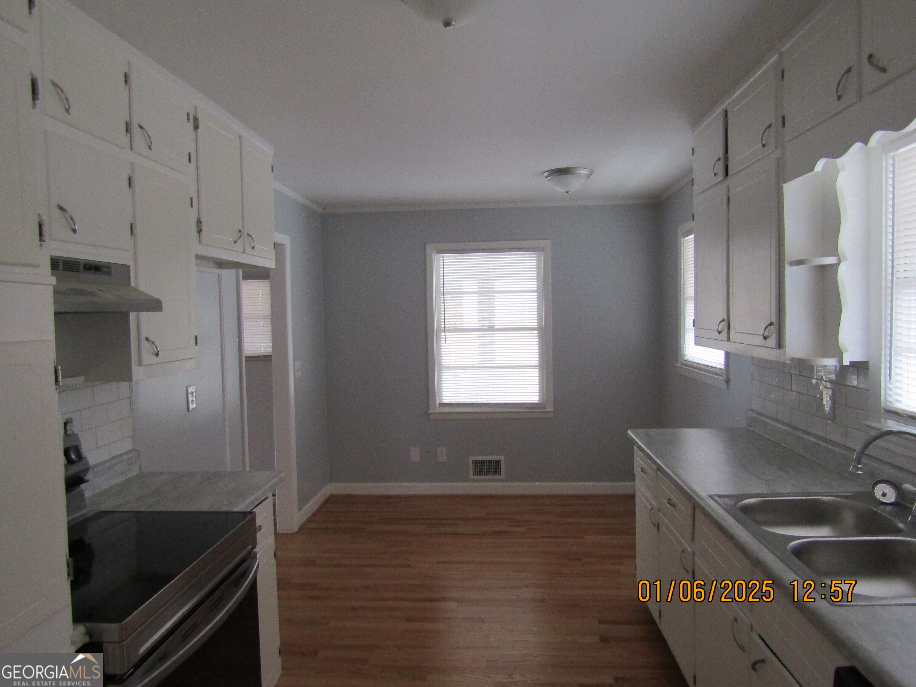423 Center Circle Sw Property Photo 8