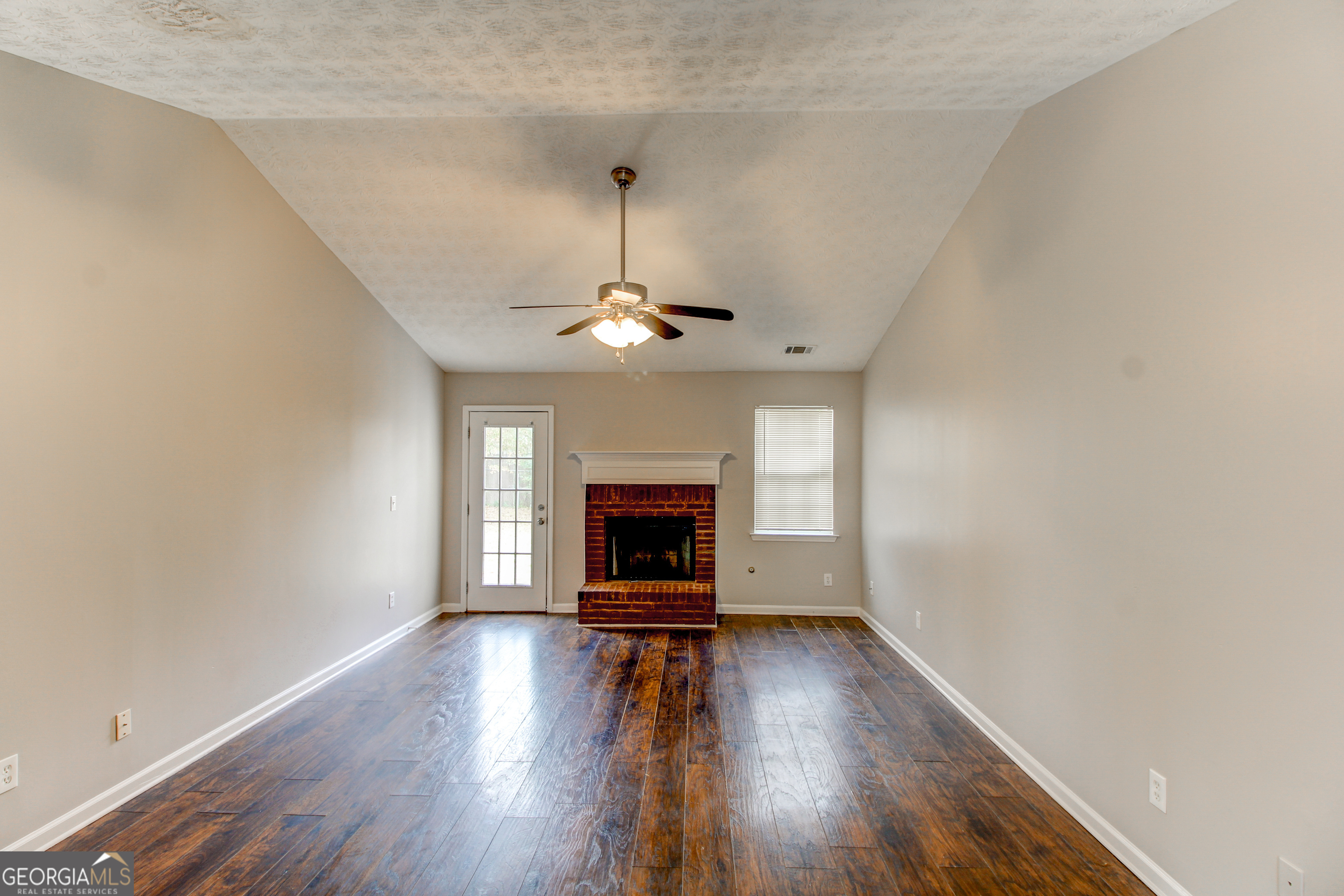 1624 Graystone Drive Property Photo 3