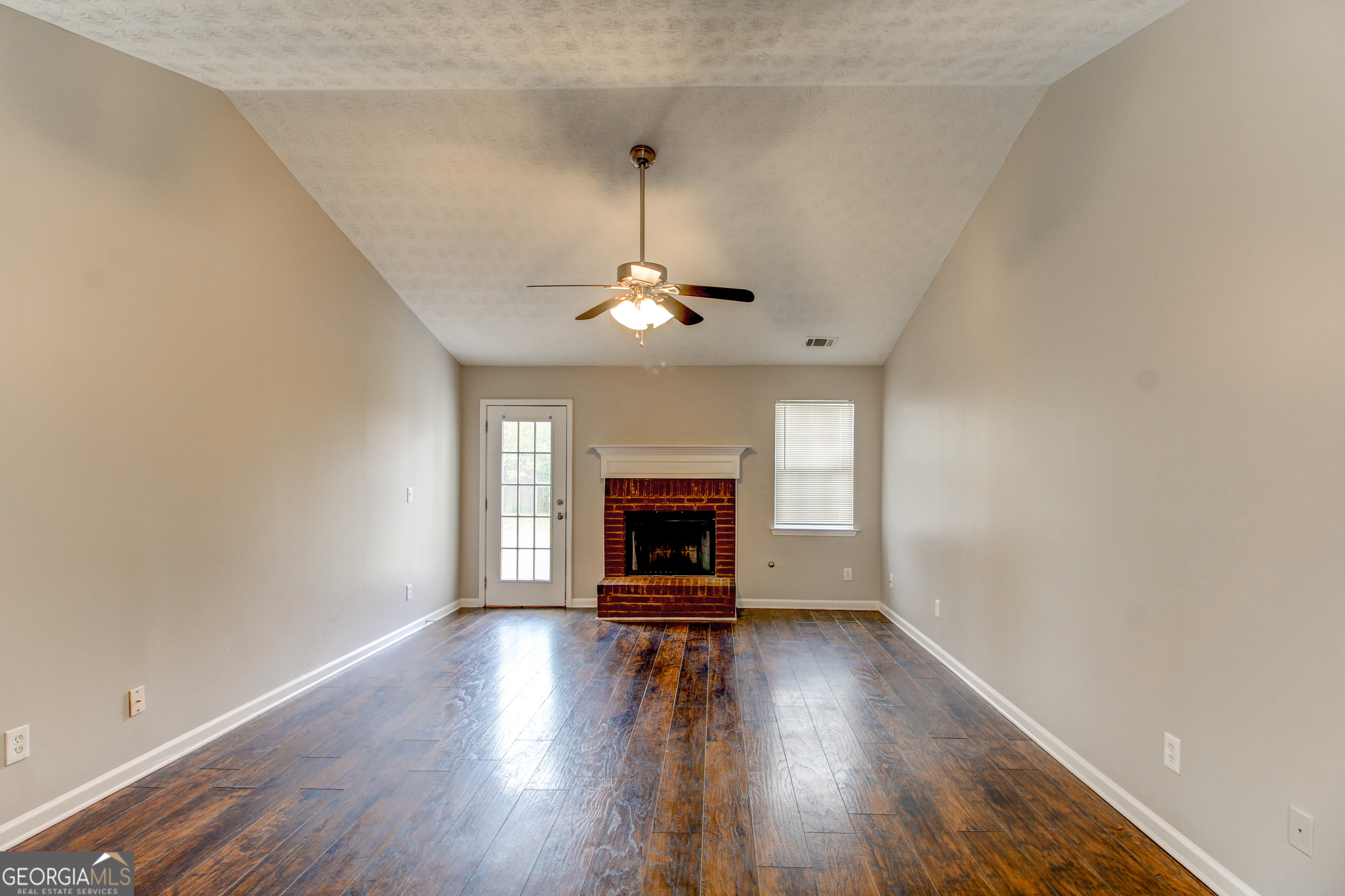 1624 Graystone Drive Property Photo 4