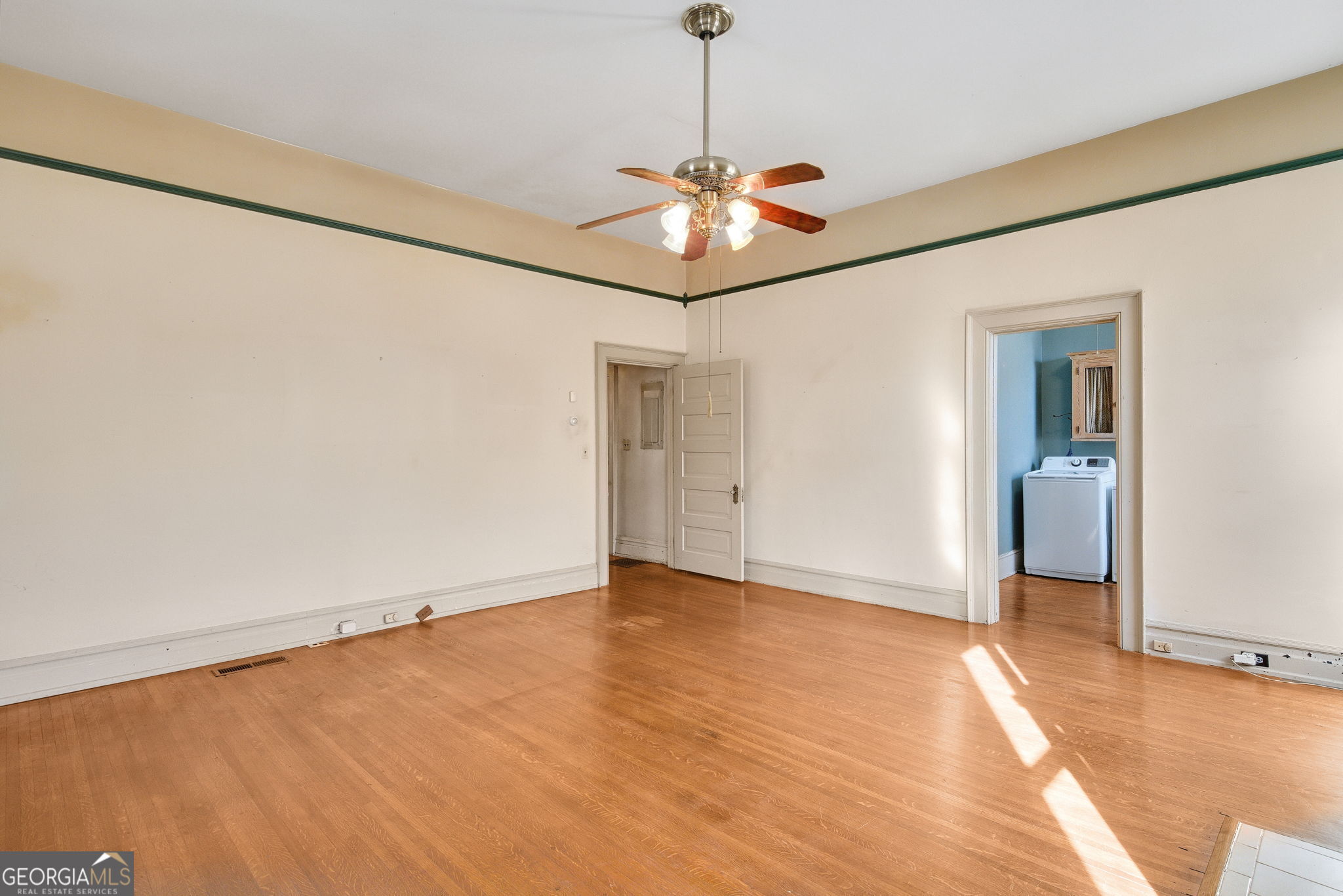 82 East Broad Street Property Photo 19