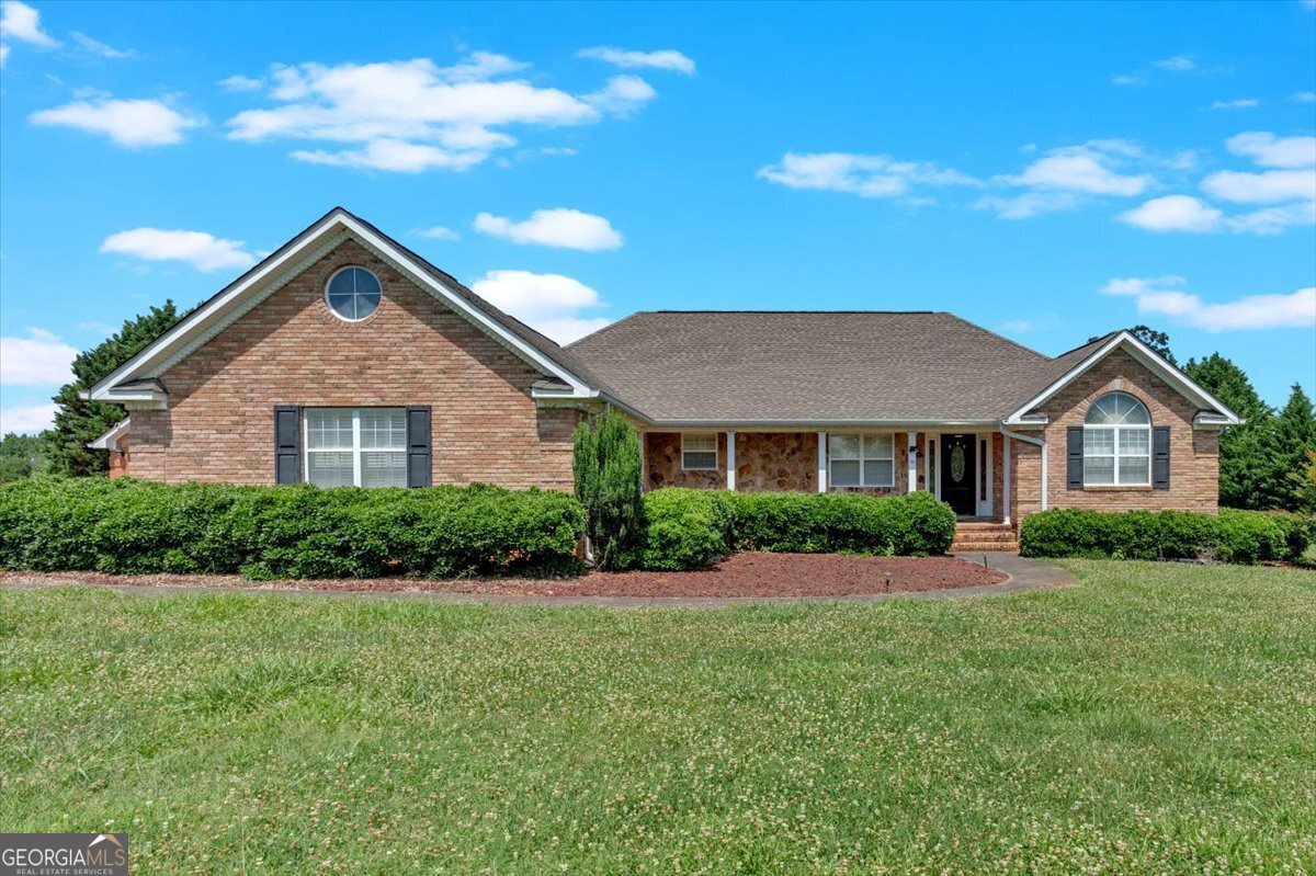 28 Summerwind Drive Property Photo 1
