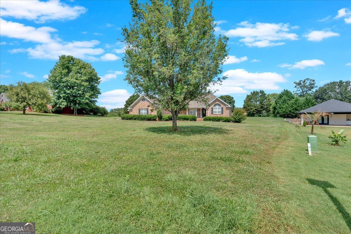 28 Summerwind Drive Property Photo 4