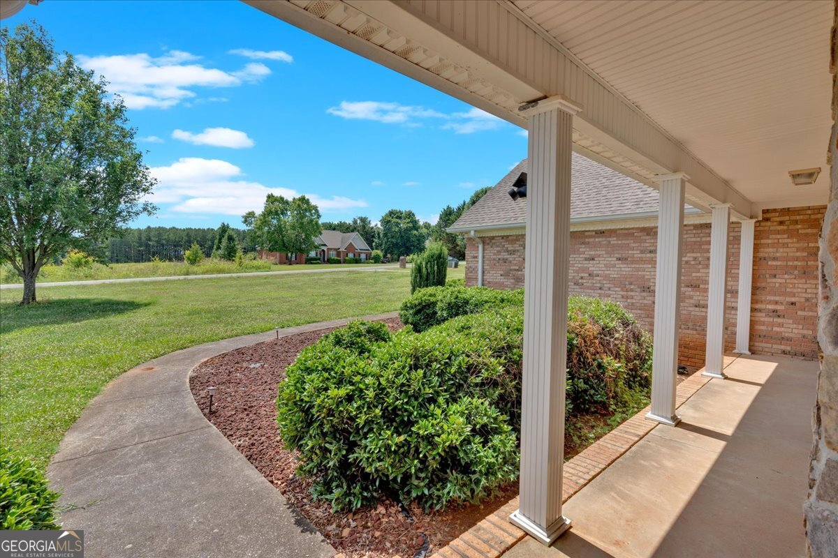 28 Summerwind Drive Property Photo 6