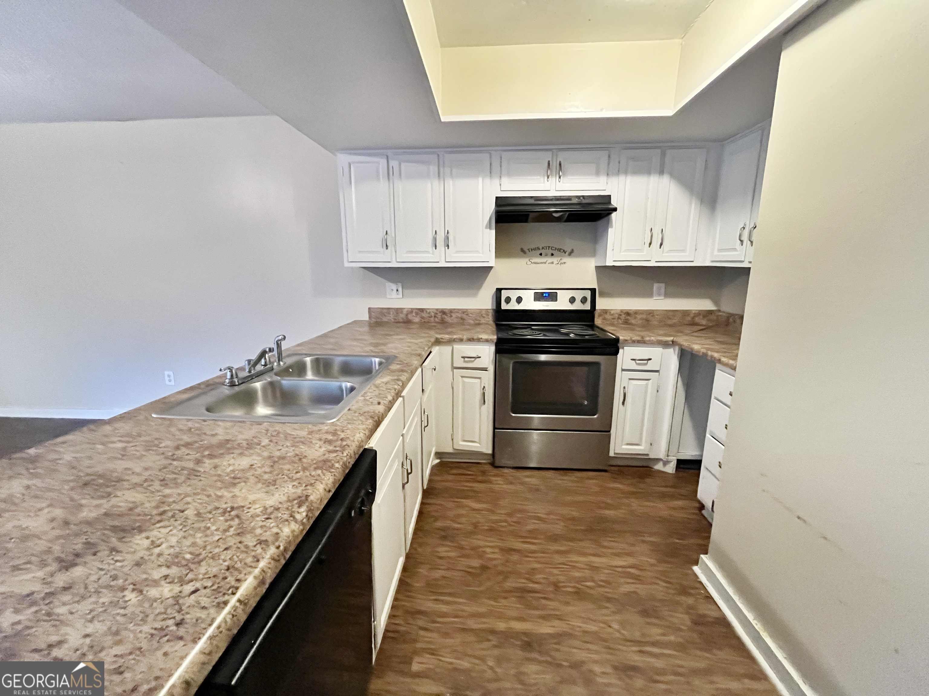 1153 Village Main Street Property Photo 7