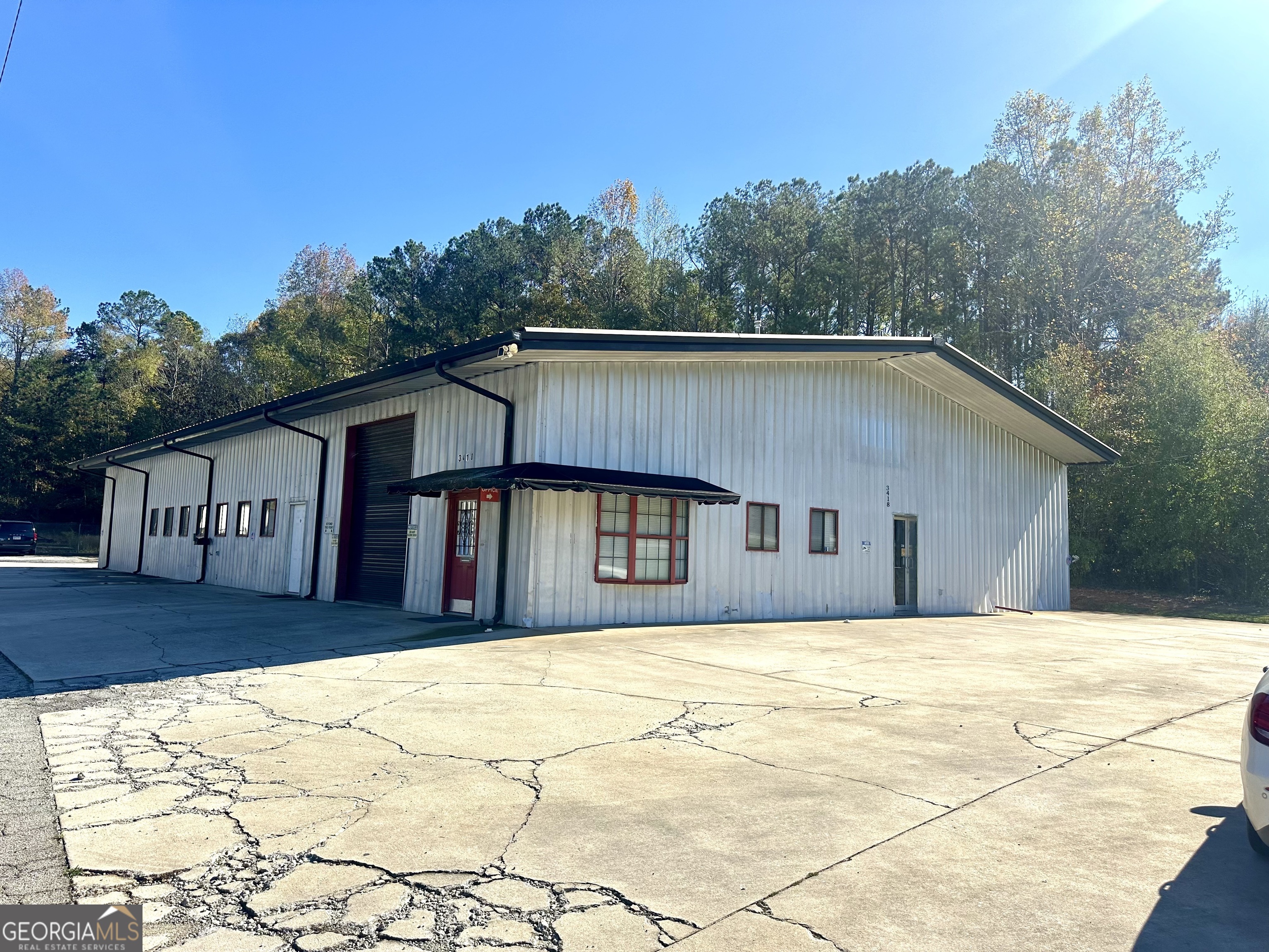 3418 N Expressway Property Photo 1