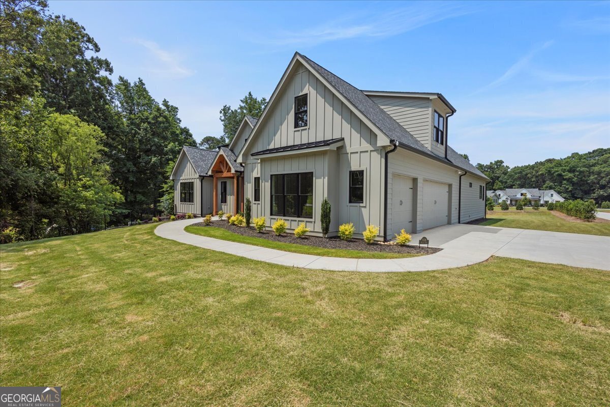 9224 Waldrip Road Property Photo 2