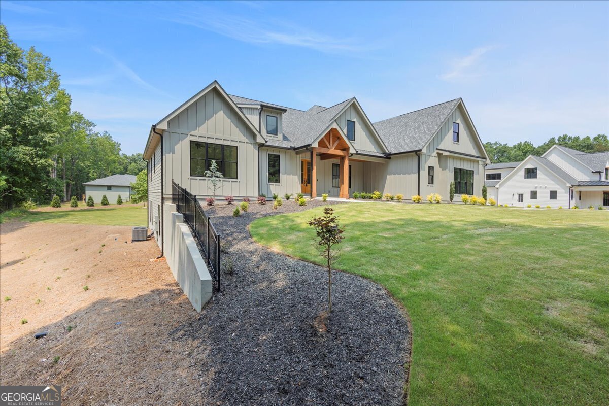 9224 Waldrip Road Property Photo 4