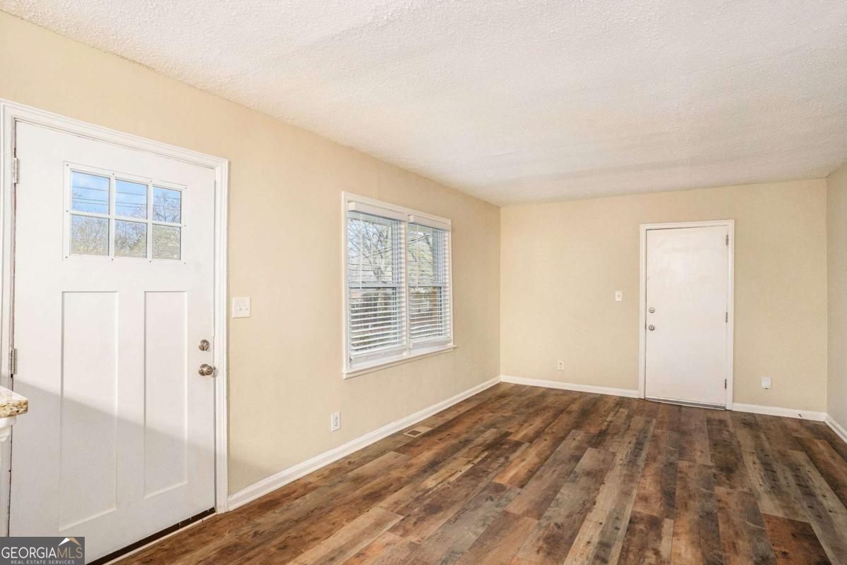 1883 Meadow Lane Property Photo 3